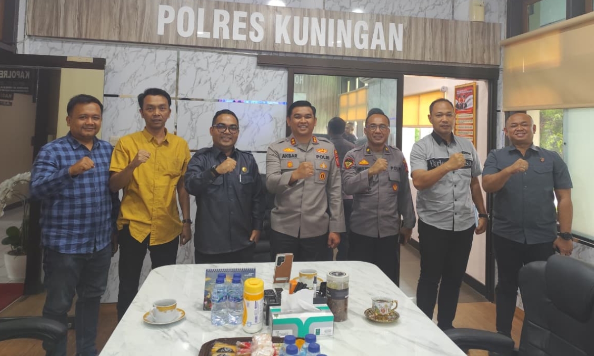 Foto bersamam Bawaslu Kuningan dan Polres Kuningan