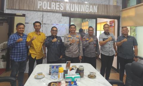 Foto bersamam Bawaslu Kuningan dan Polres Kuningan