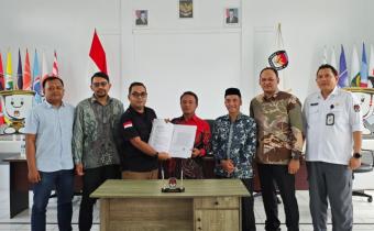 Rapat Pleno Terbuka Rekapitulasi Pemutakhiran Data Pemilih Berkelanjutan (PDPB) Triwulan I Tahun 2026. Kegiatan ini diselenggarakan oleh KPU Kabupaten Kuningan